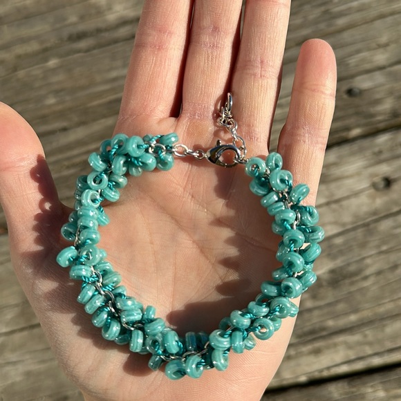 Glass hoop bracelet - Picture 3 of 8